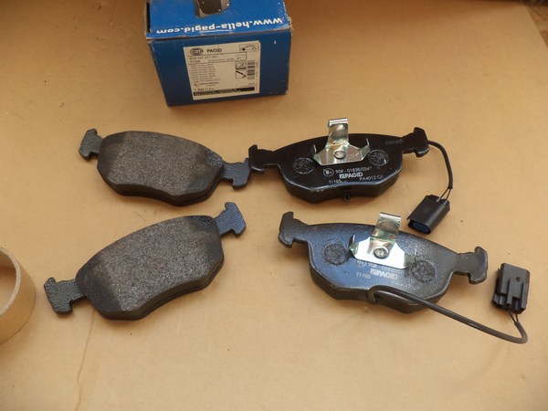 n°he522 phare gauche ford focus mk2 1el010201171 hella neuf DPA86