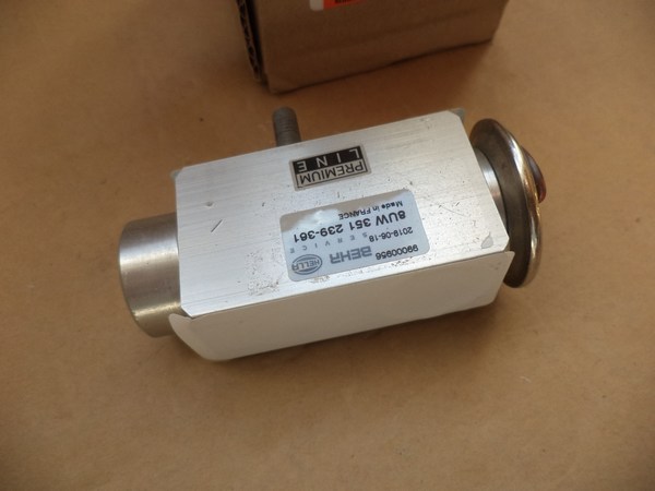 n°he554 detendeur climatisation mercedes classe G SLK classe S C viano 8uw351239361 hella neuf DPA86