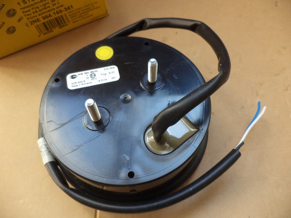 n°he572 antibrouillard arriere 24V LED poids lourd remorque tracteur 2ne964169341 hella neuf DPA86