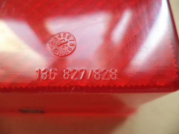 n°he586 cabochon feu gauche hella 9el136819011 neuf 136827 / 826 DPA86