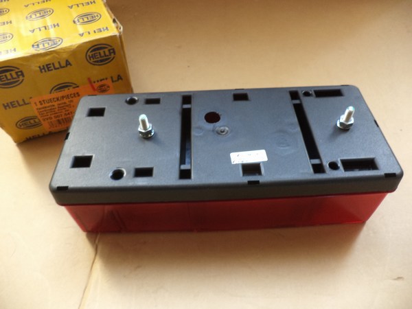 n°he600 feu arriere droit remorque tracteur hella 010451 2vb007547181 neuf 010451 DPA86