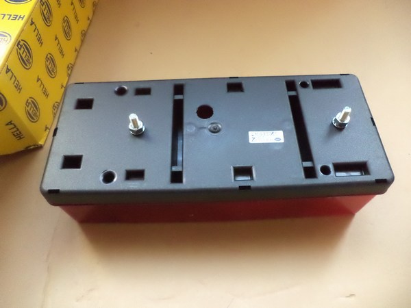 n°he602 feu arriere droit remorque tracteur hella 010451 2vb007547171 neuf DPA86