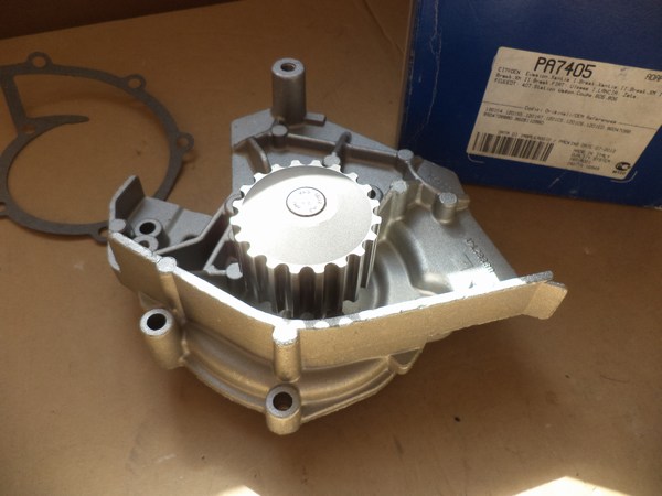 n°bg10 pompe eau citroen xantia xm evasion peugeot 406 605 806 bugatti neuve PA7405 DPA86