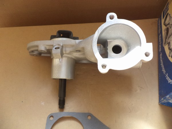 n°bg16 pompe eau PEUGEOT J9 2.3 D 2.5 D diesel bugatti neuve PA7401 DPA86
