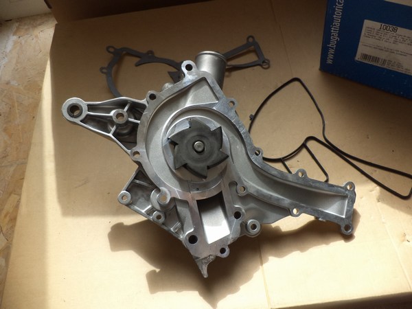 n°bg2 pompe eau mercedes essence ML SL G SLK CLK S R PA10038 bugatti neuve DPA86