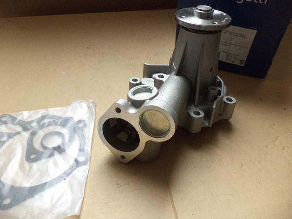 n°bg4 pompe eau mitsubishi L200 L300 pajero mazda B PA9204 bugatti neuve DPA86