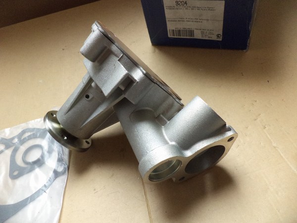 n°bg4 pompe eau mitsubishi L200 L300 pajero mazda B PA9204 bugatti neuve DPA86
