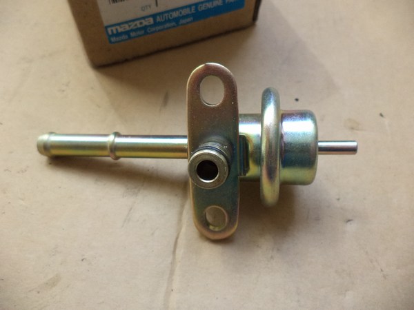 n°L166 regulateur pression mazda 626 2.0 1986 1987 fea71380a neuf DPA86