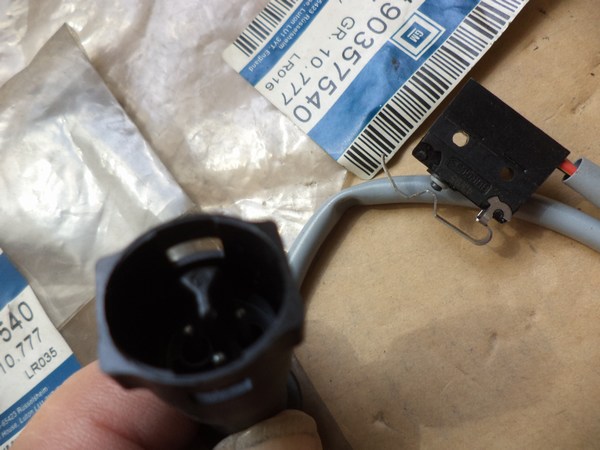 n°p410 2x contacteur porte gauche opel VECTRA OMEGA ASTRA 90357540 1240617 neuf DPA86