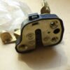 n°p413 serrure porte droite opel CORSA B 90482462 neuve DPA86
