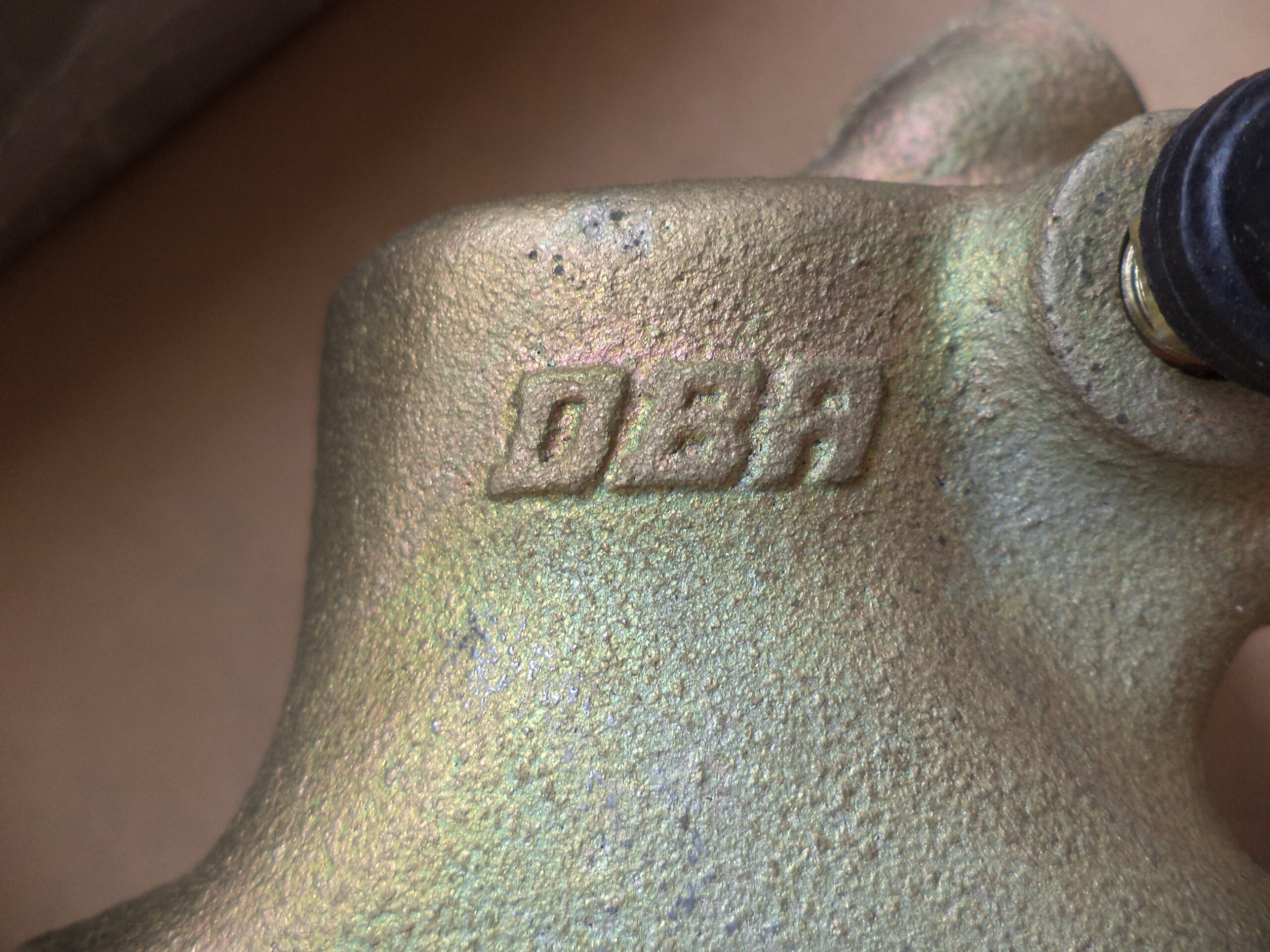 n°356 etrier frein gauche ford fiesta MK1 1676 feg neuf DPA86