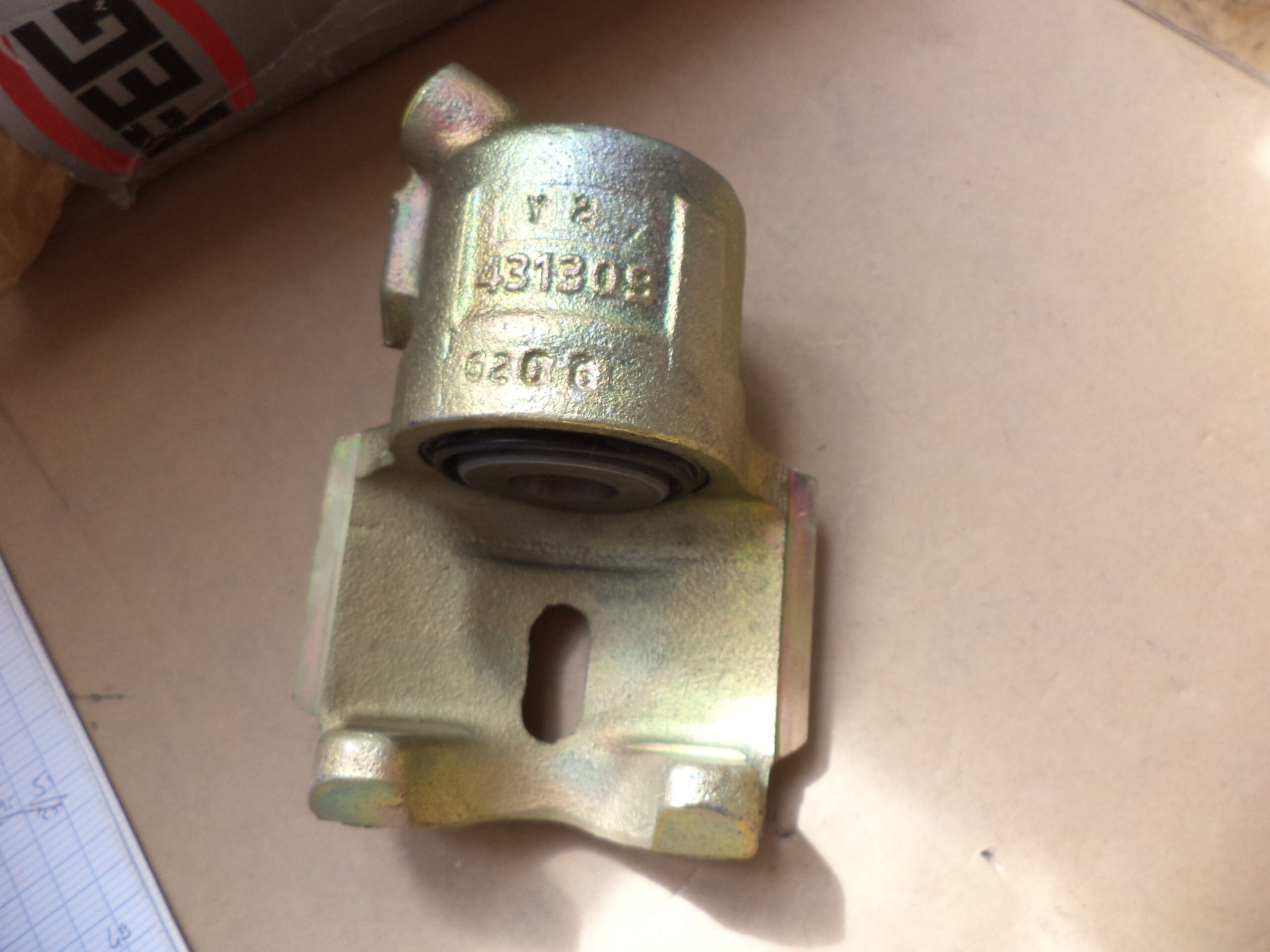 n°356 etrier frein gauche ford fiesta MK1 1676 feg neuf DPA86