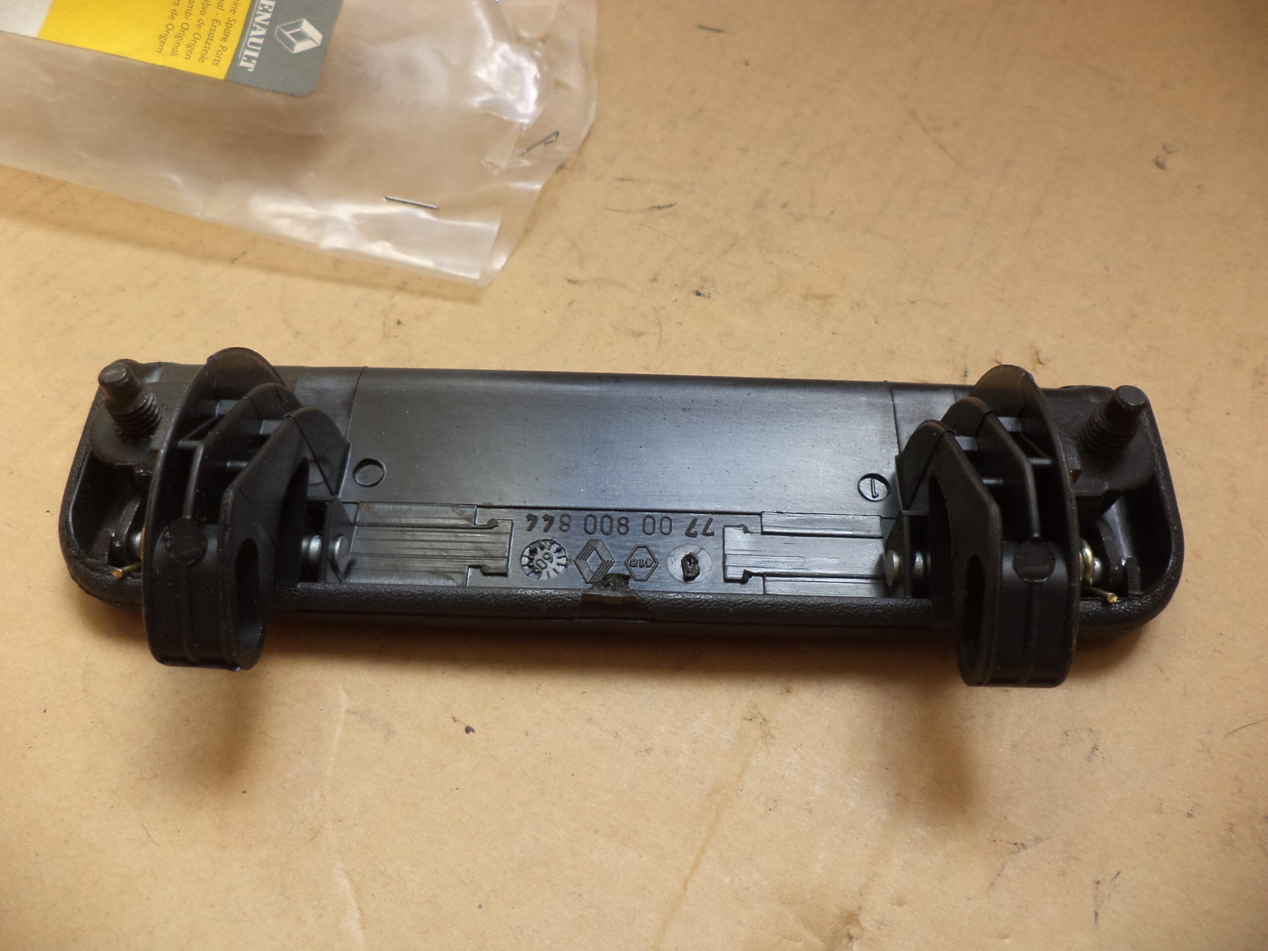 n°272 poignée porte renault clio 1 7700800844 neuve originale DPA86