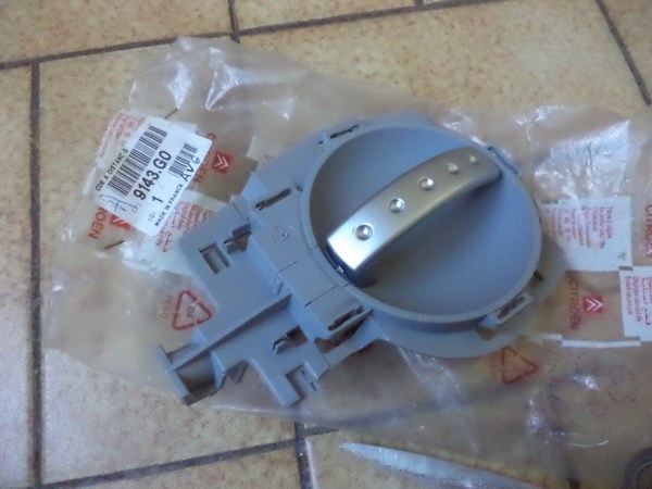 n°vch25 poignée porte droit citroen c3 c3 pluriel 914488 neuve DPA86