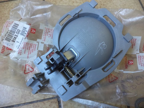 n°vch26 poignée porte gauche citroen c3 c3 pluriel 9143G0 neuve n°vch26 poignée porte gauche citroen c3 c3 pluriel 9143G0 neuve DPA86