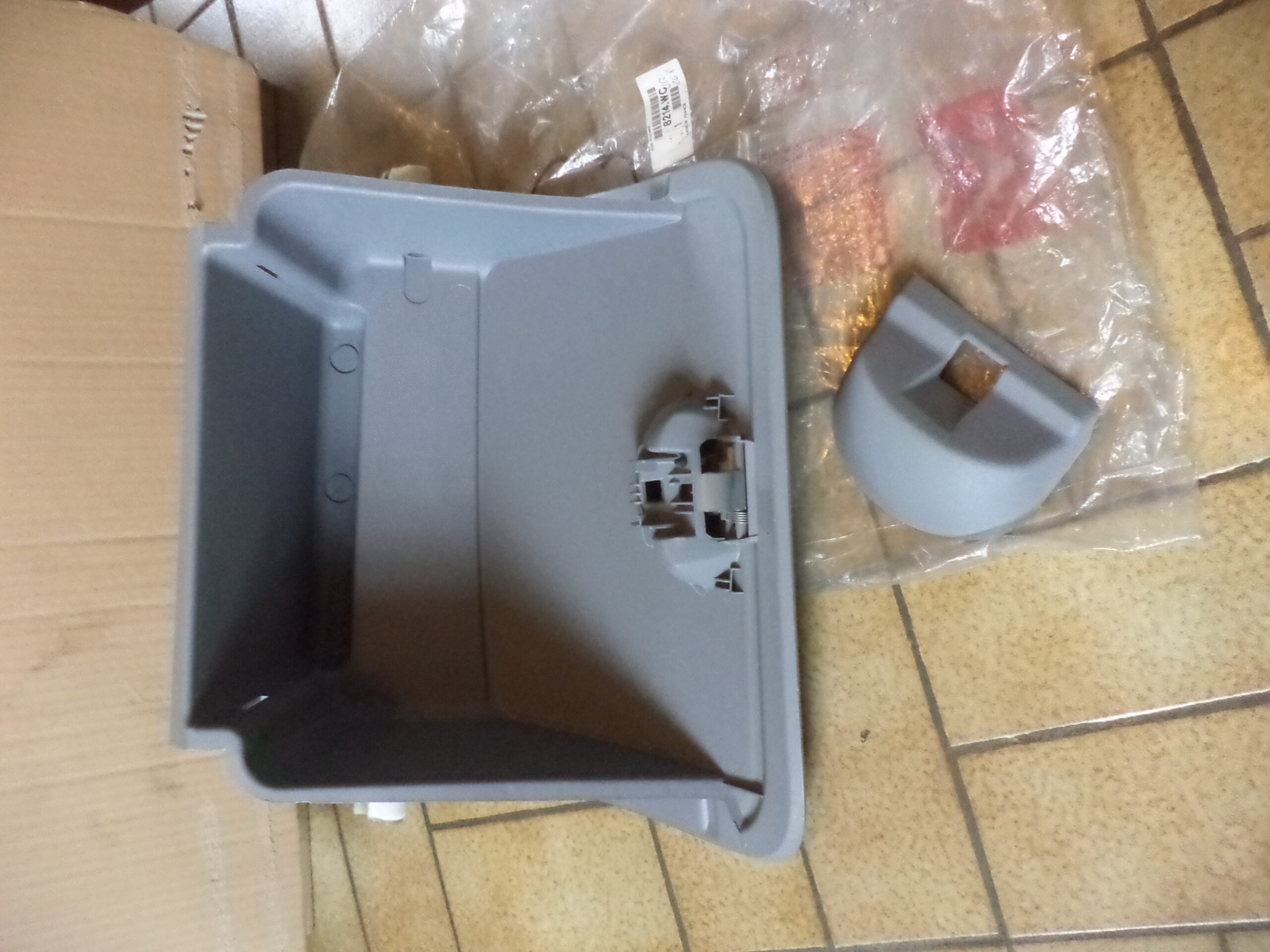 v483 porte boite gants citroen c3 c3 pluriel gris 8214wc neuve DPA86