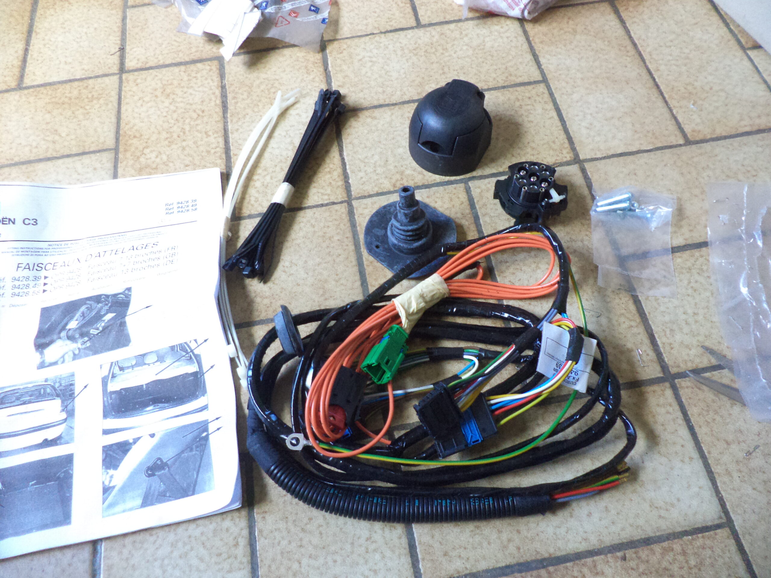 n°v559 faisceau attelage citroen c3 phase 1 942839 neuf DPA86