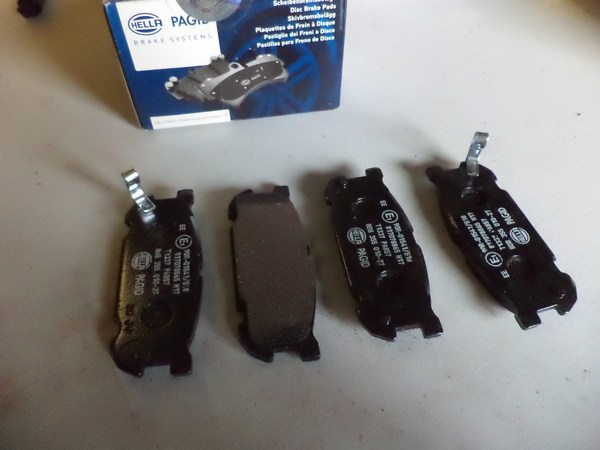 n°he696 jeu plaquette mazda serie E 2000 ford econovan 8db355006211 hella neuf DPA86