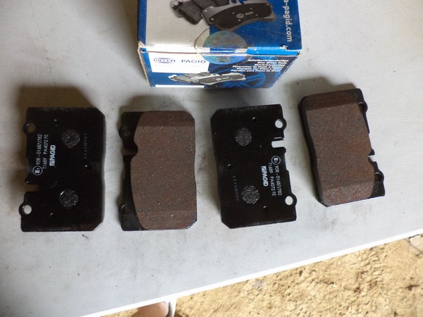 n°he700 jeu plaquette LEXUS LS 8db355013231 hella neuf DPA86