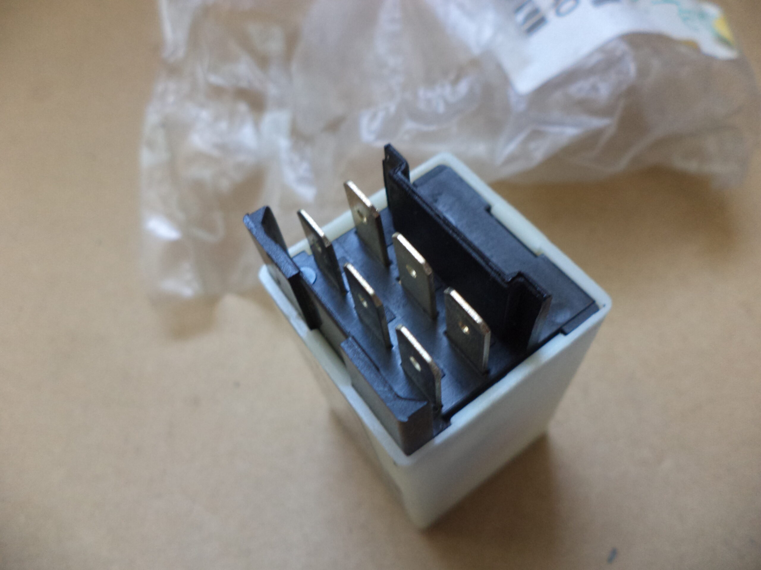 n°vch151 relais climatisation citroen peugeot 1000334 9140010128 6461a0 neuf DPA86