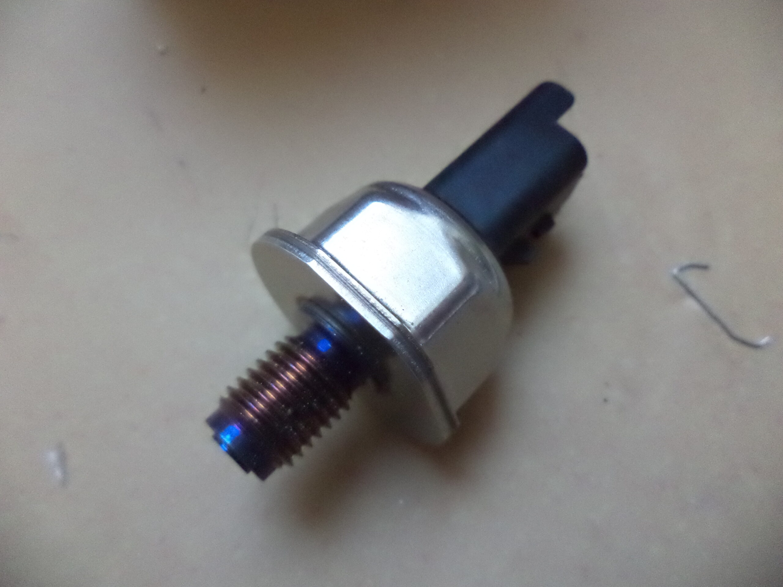 n°vch155 capteur pression carburant citroen c1 c2 c3 c4 c5 nemo 1920GW neuf DPA86