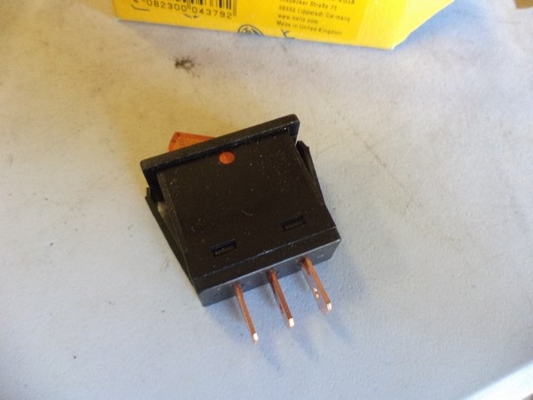 n°he740 interrupteur hella orange universel 12V 6eh004406022 neuf DPA86