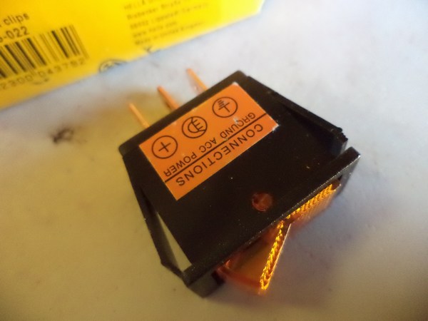n°he740 interrupteur hella orange universel 12V 6eh004406022 neuf DPA86