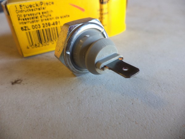 n°he750 capteur pression huile audi 80 100 a4 a6 a8 6zl003259481 hella neuf DPA86