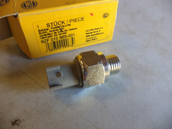 n°he752 Contacteur feu de recul FORD focus C max S max kugo 6zf010965001 hella neuf DPA86
