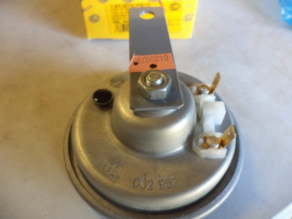 n°he755 klaxon 12V universel hella 3al002952861 neuf DPA86