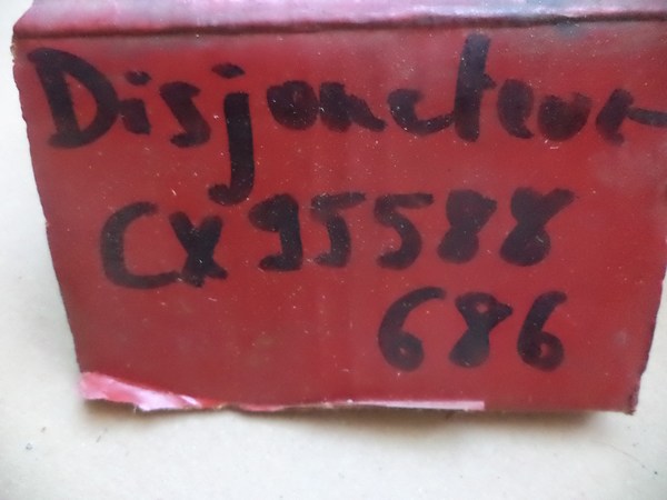 n°mc1 conjonteur disjoncteur citroen CX neuf d&rsquo;origine 95588686 / 588684 DPA86