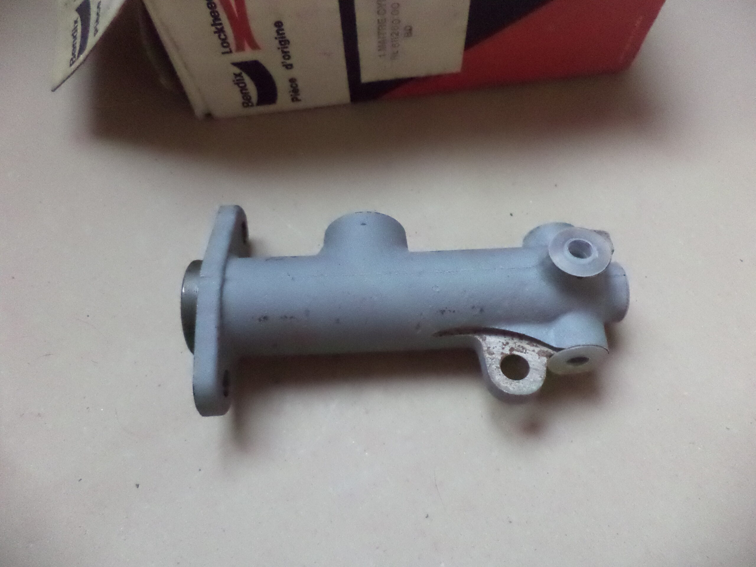 n°cf15 maitre cylindre renault R4 4L bendix neuf 611260 0855860900 DPA86