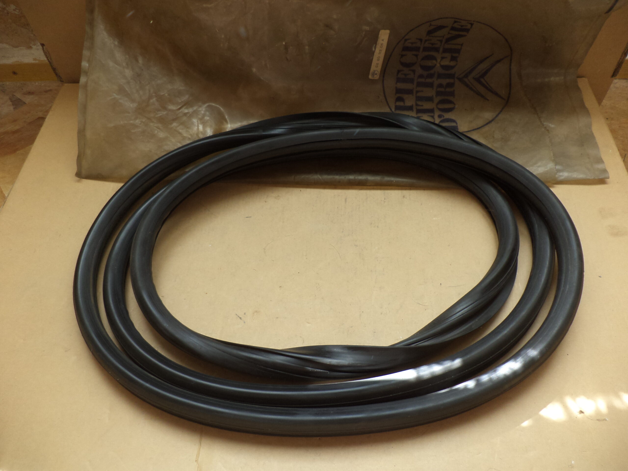 n°mc9 lot 2 cafetiere arriere citroen GS GSA lhm neuve origine citroen GX2118401A DPA86