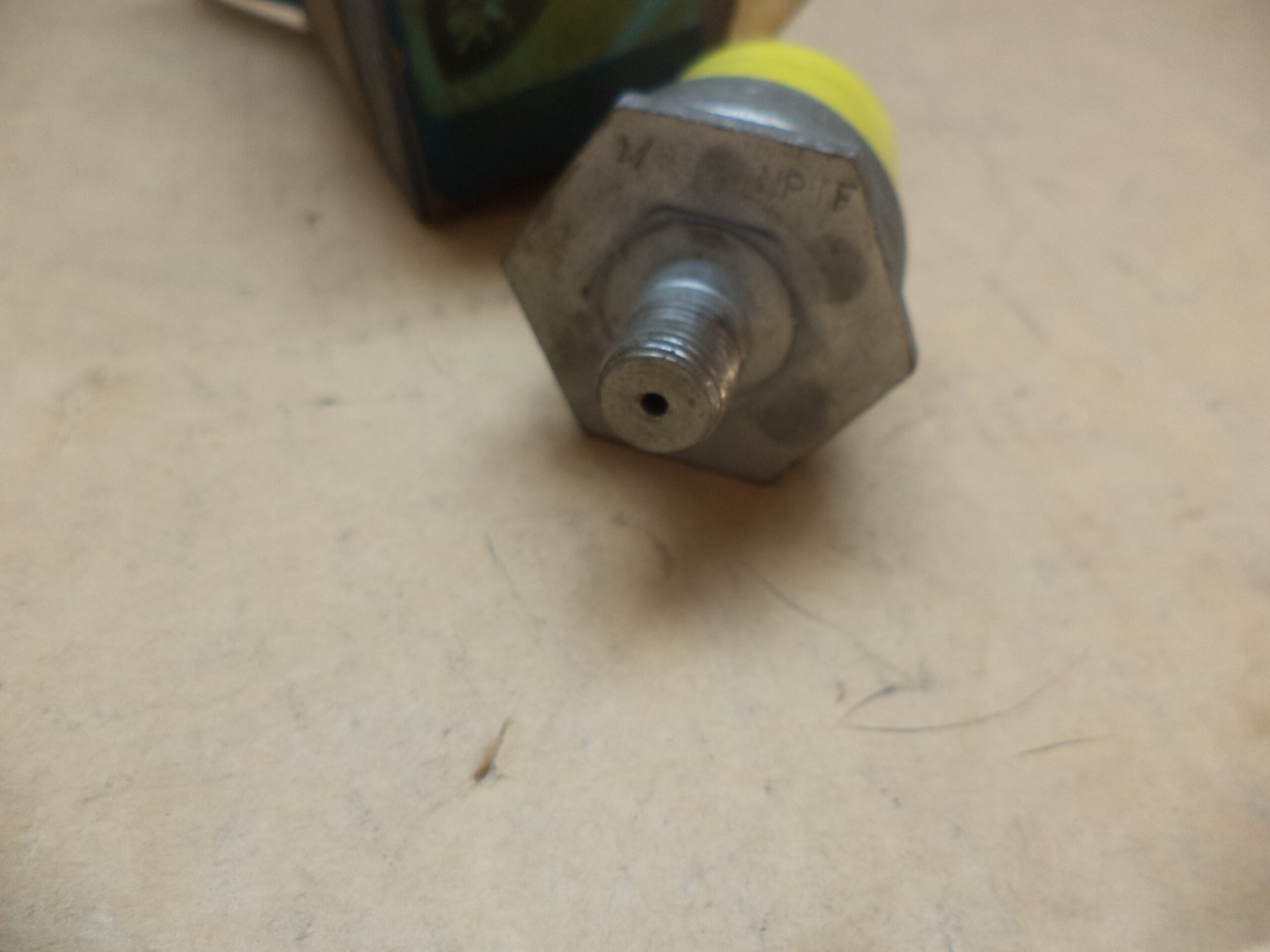 n°mc12 Sonde manocontact hydrovac neuve d&rsquo;origine Peugeot J7 J9 404 454502 4545.02 DPA86