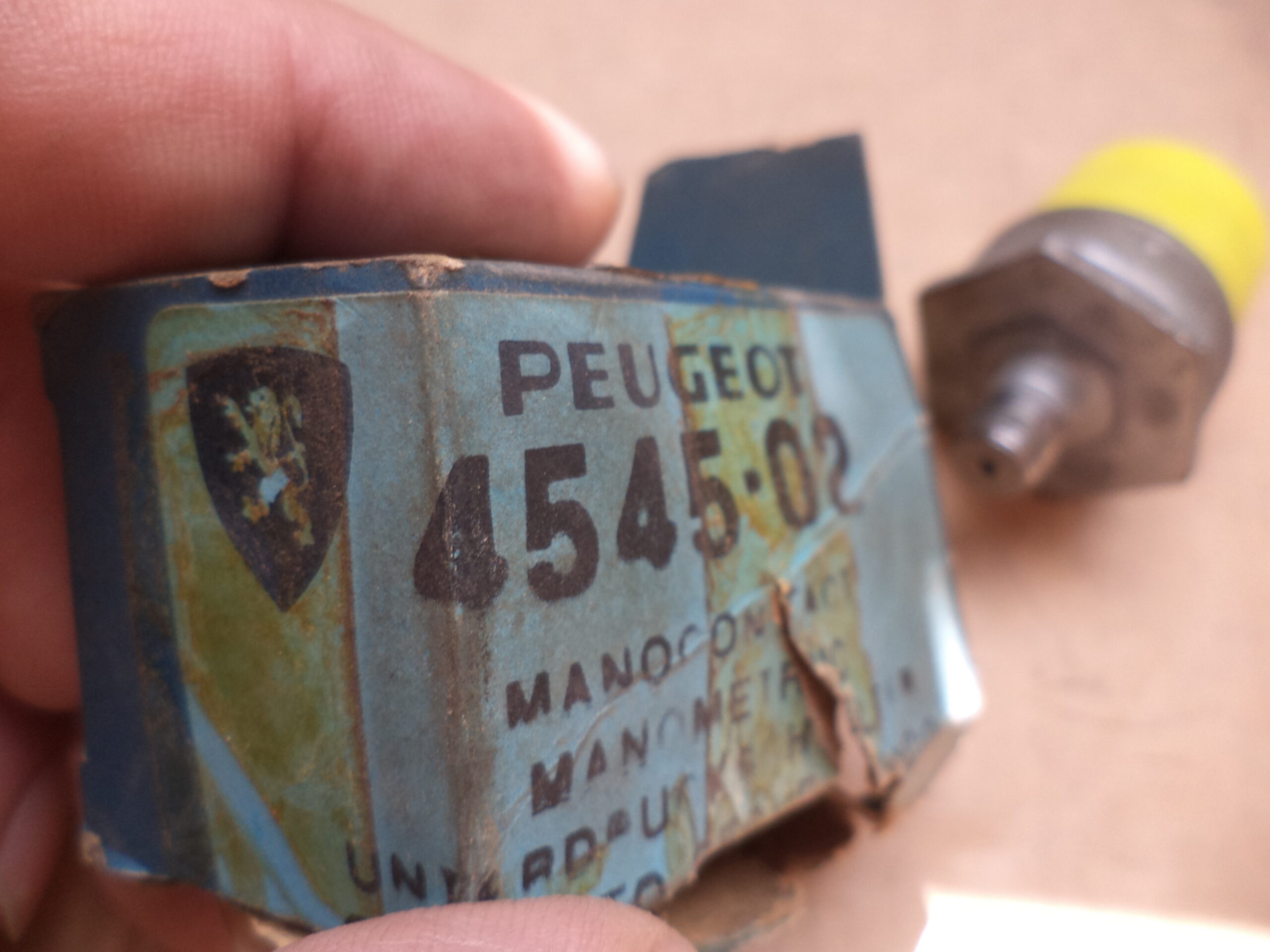 n°mc12 Sonde manocontact hydrovac neuve d&rsquo;origine Peugeot J7 J9 404 454502 4545.02 DPA86