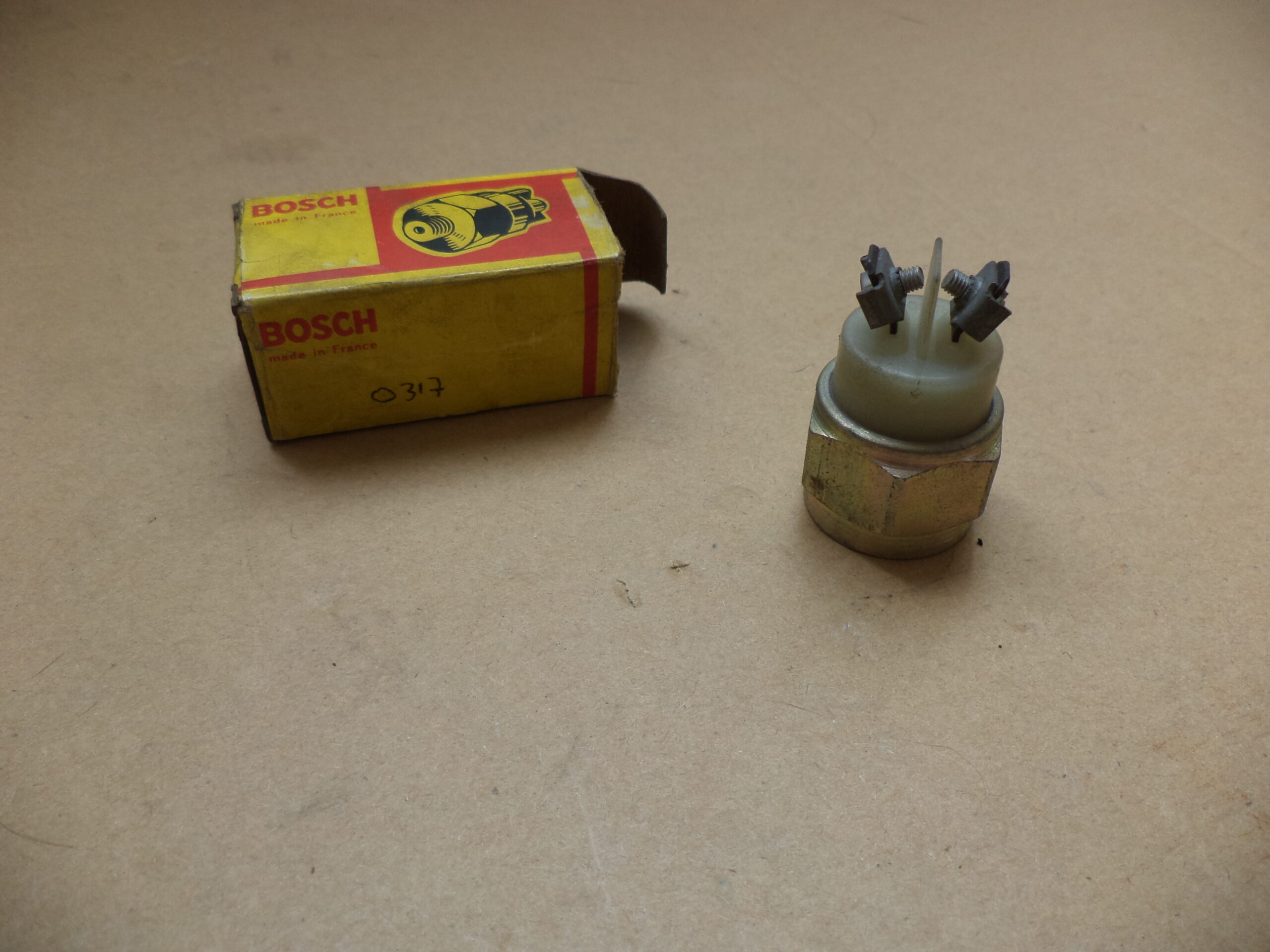 n°he749 relais travail MERCEDES OPEL 4rd007814011 hella neuf DPA86