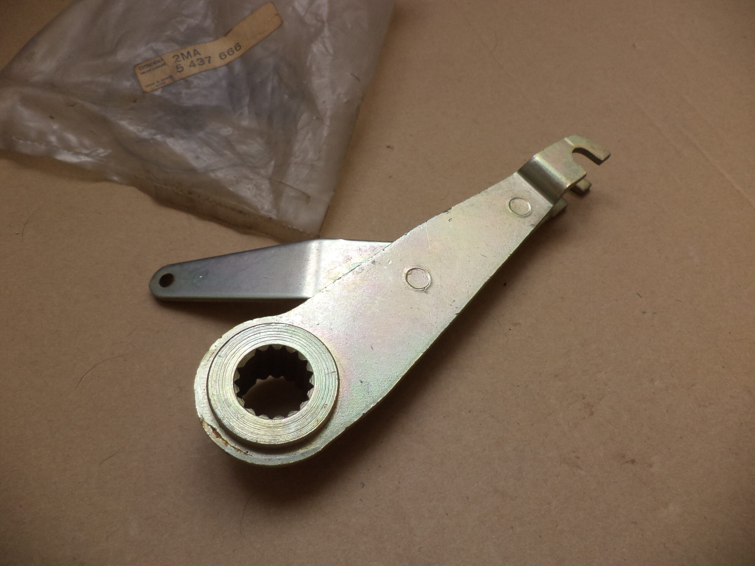 n°mc18 fourchette d’embrayage citroen CX 5437666 neuve n°mc18 fourchette d’embrayage citroen CX 5437666 neuve DPA86