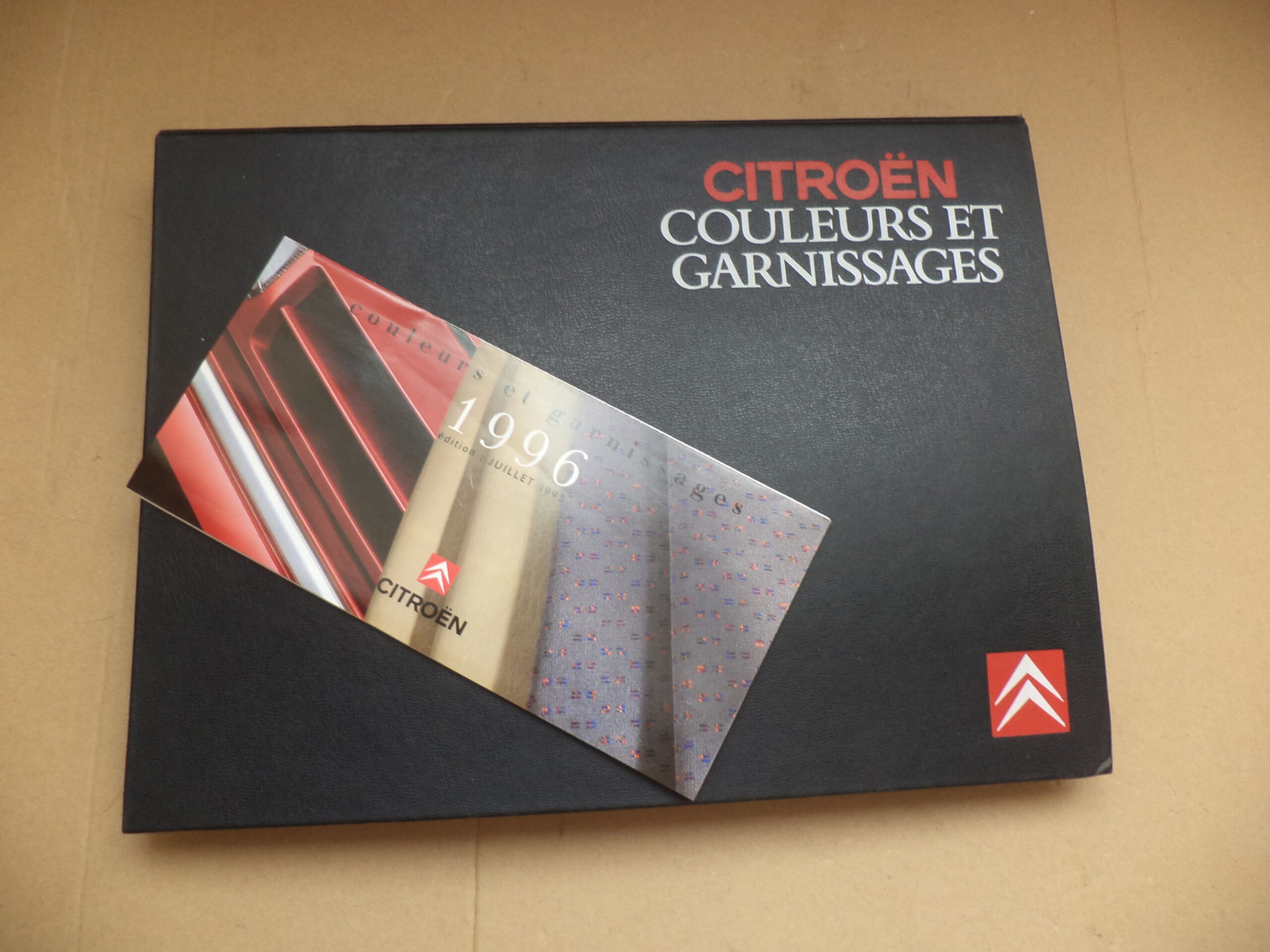 n°mc19 nuancier peinture / tissus citroen 1996 C15 XM ZX AX SAXO XANTIA JUMPY n°mc19 nuancier peinture / tissus citroen 1996 C15 XM ZX AX SAXO XANTIA JUMPY DPA86