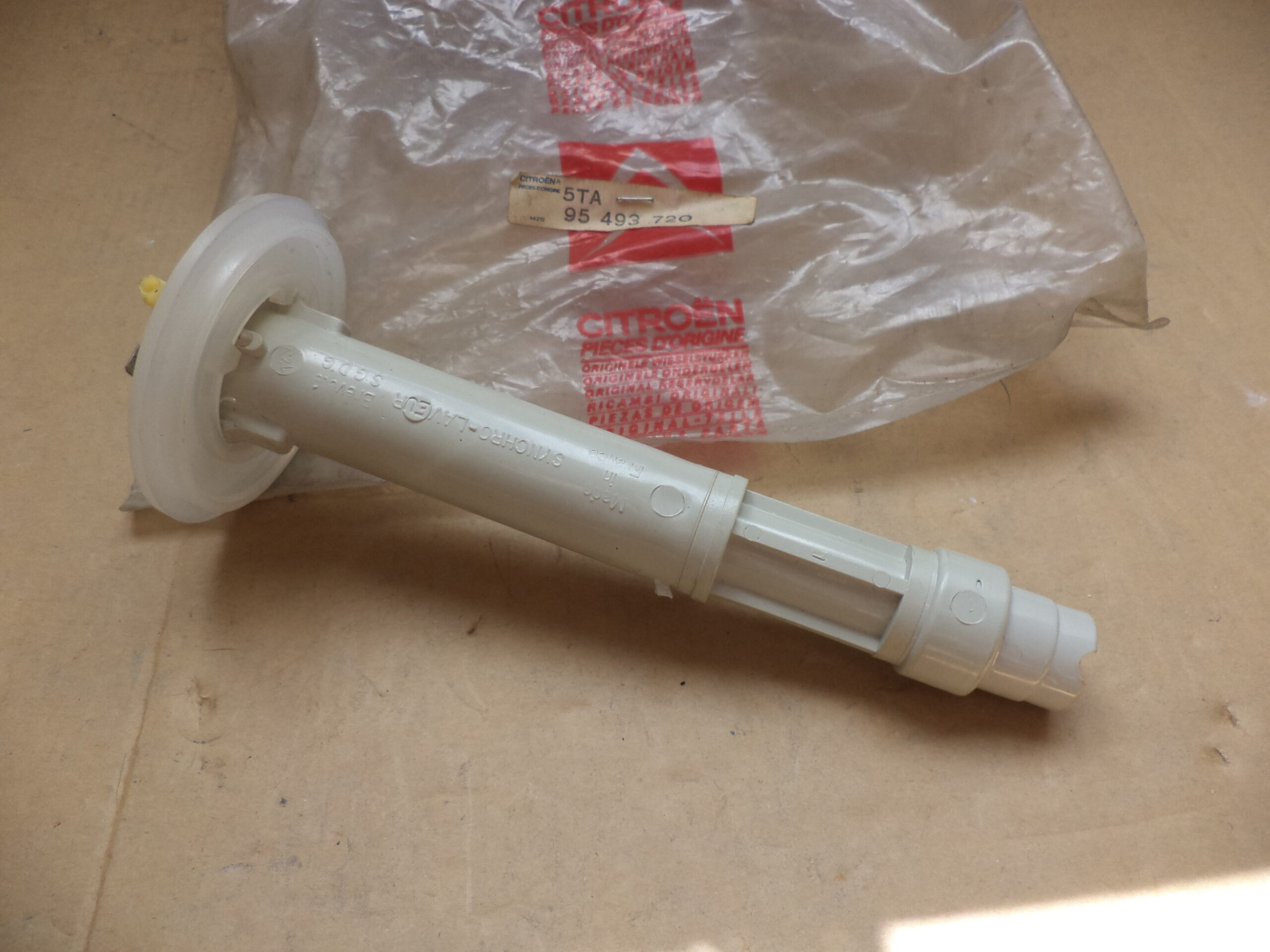 n°mc7 tuyau retour gazoil citroen CX C25 peugeot J5 neuf origine citroen 95546598 DPA86