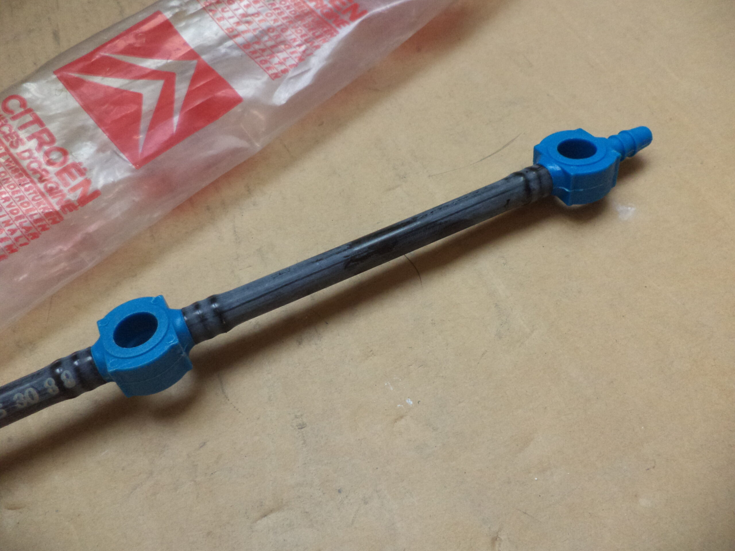n°mc7 tuyau retour gazoil citroen CX C25 peugeot J5 neuf origine citroen 95546598 DPA86