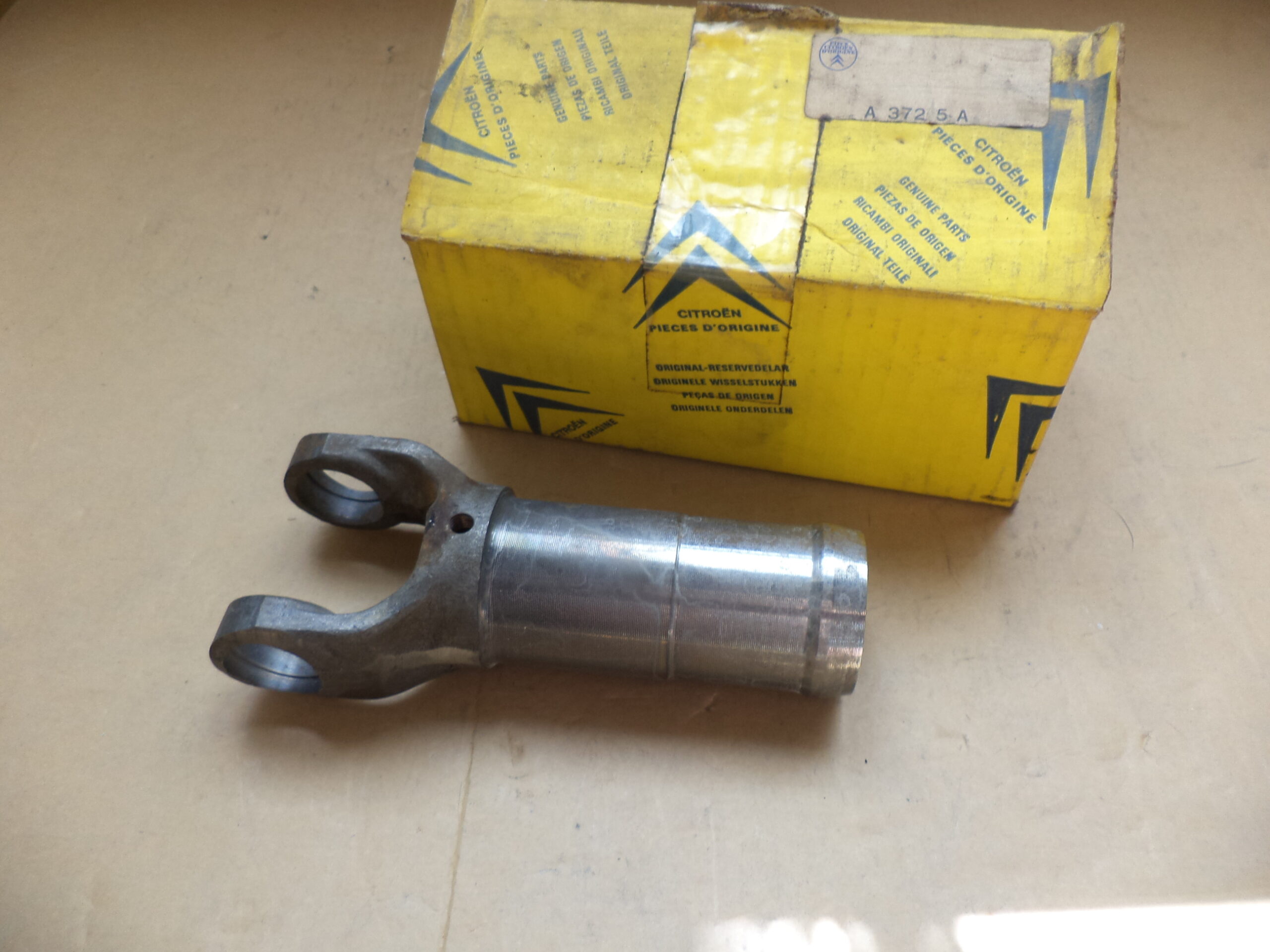 n°mc9 lot 2 cafetiere arriere citroen GS GSA lhm neuve origine citroen GX2118401A DPA86