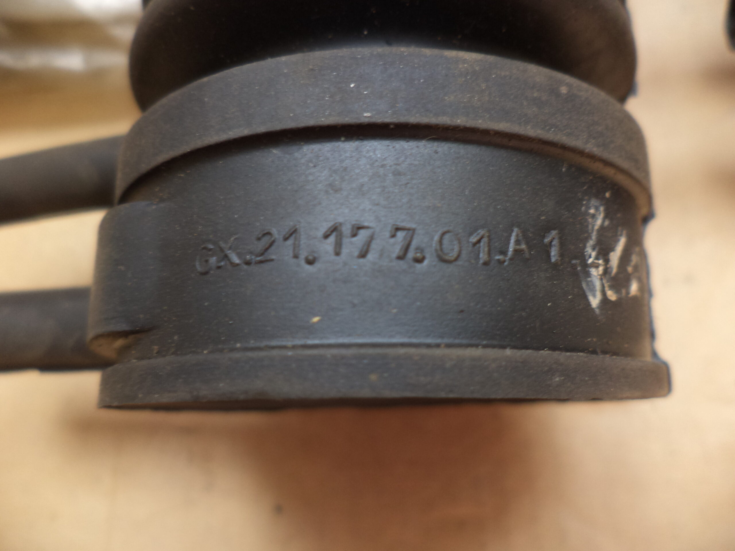 n°mc9 lot 2 cafetiere arriere citroen GS GSA lhm neuve origine citroen GX2118401A DPA86