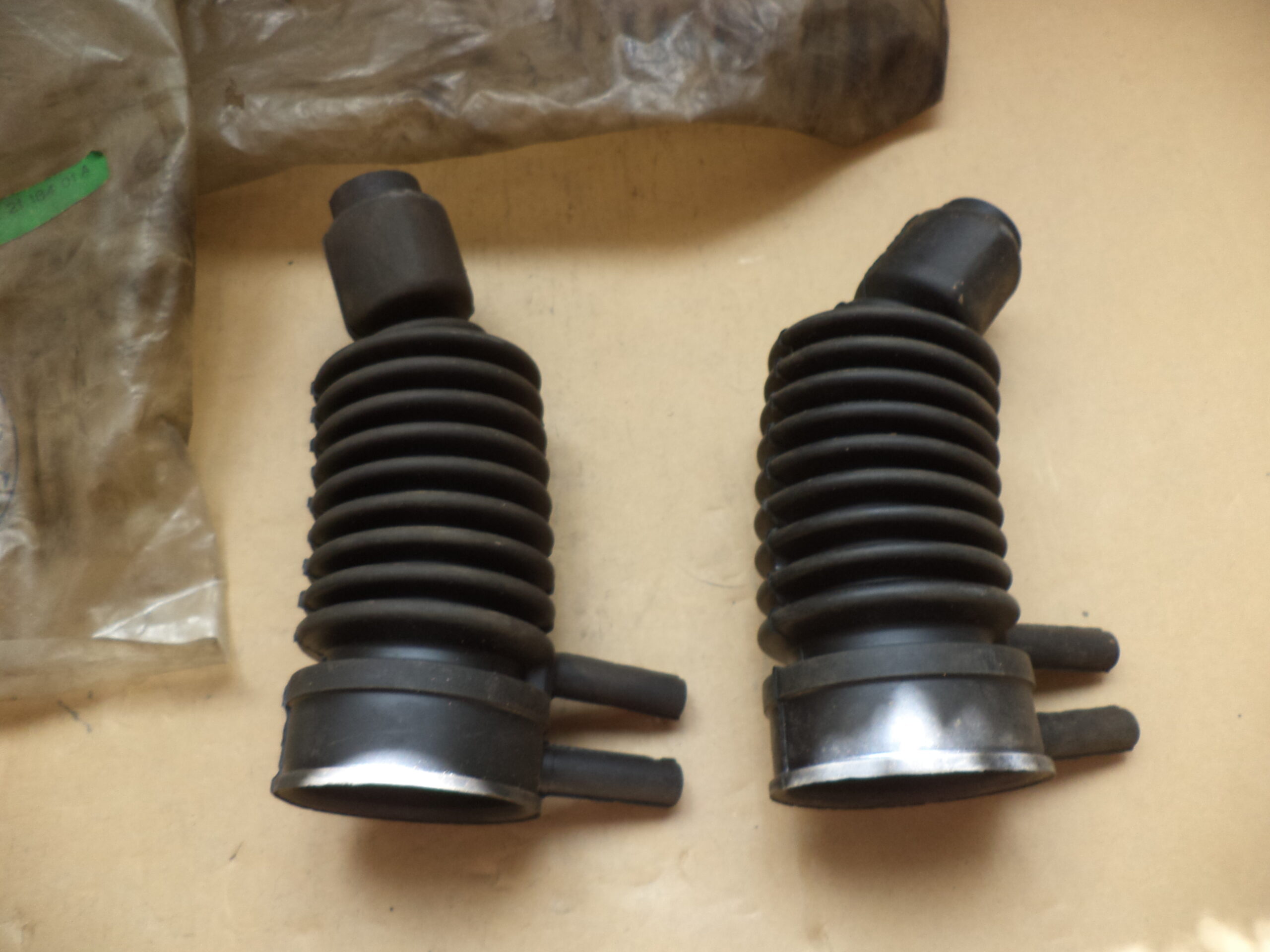 n°mc9 lot 2 cafetiere arriere citroen GS GSA lhm neuve origine citroen GX2118401A DPA86
