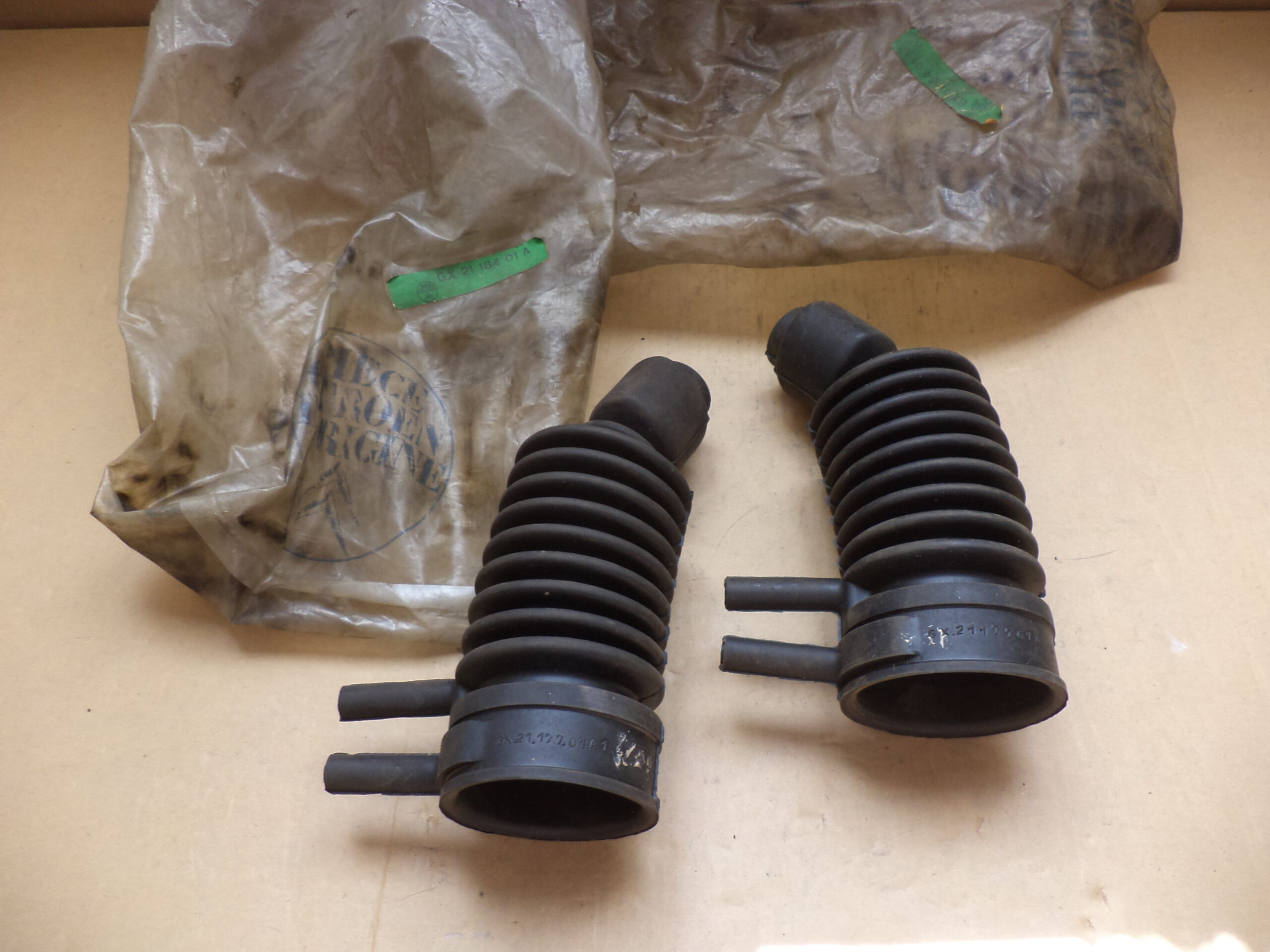 n°mc9 lot 2 cafetiere arriere citroen GS GSA lhm neuve origine citroen GX2118401A DPA86