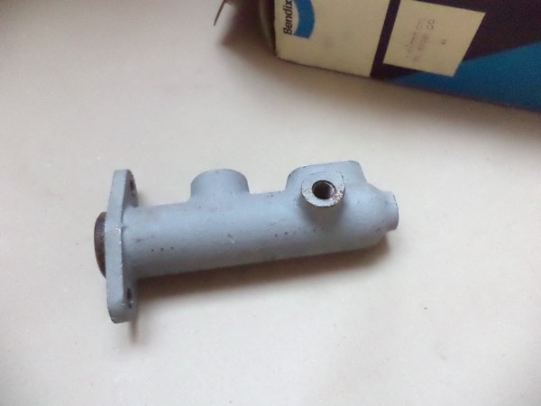 n°cf1 maitre cylindre renault R5 R6 rodeo 6 R16 611361 bendix neuf DPA86
