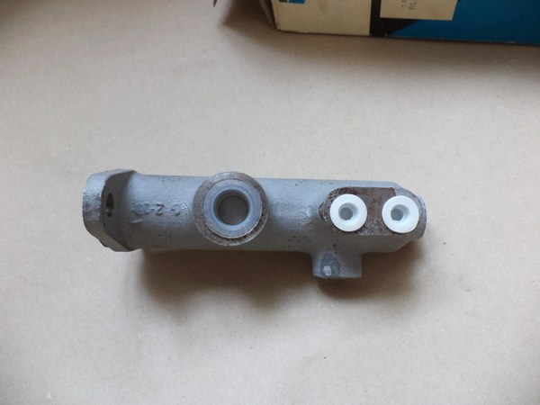 n°cf1 maitre cylindre renault R5 R6 rodeo 6 R16 611361 bendix neuf DPA86