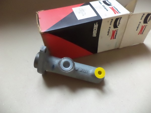 n°cf10 maitre cylindre PEUGEOT 104 204 304 305 bendix 611505 neuf DPA86