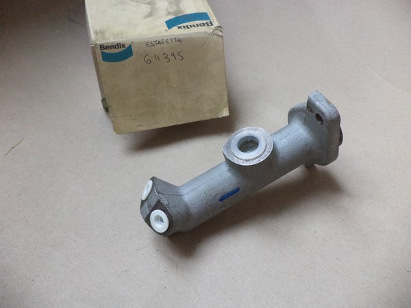 n°CF11 maitre cylindre renault estafette bendix neuf 611395 7700554202 DPA86