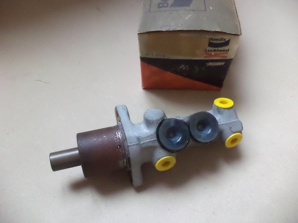 n°CF11 maitre cylindre renault estafette bendix neuf 611395 7700554202 DPA86