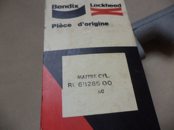 n°CF13 maitre cylindre renault R12 R16 bendix neuf 611285 111285B DPA86